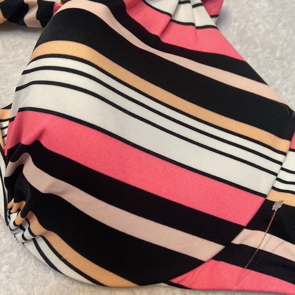 VICTORIA’S SECRET Size 34DD Bikini Top - Picture 8 of 8